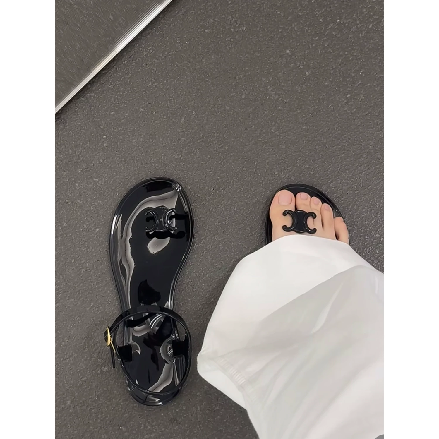 Открытая форма высокое разрешение макарон украшенный Арх э Триумф sandals шлепанцы для женщин 26 желе каникулы плоские сандалии
