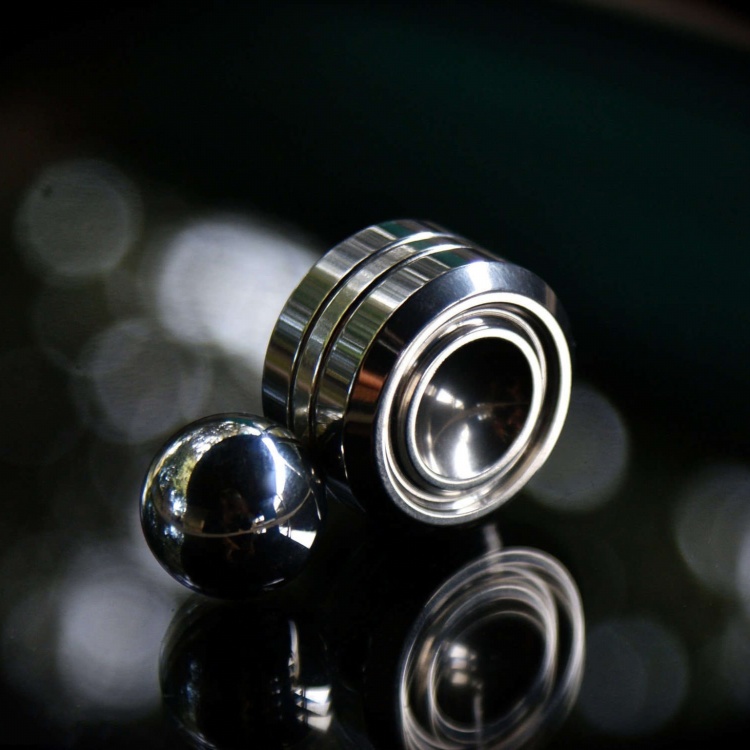 American Import Brief Modern TEC Magnetic Rail Wheel Slide Desktop Furnishing Decompression Toys Titanium Alloy Tops-Taobao