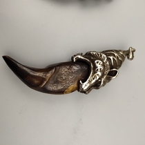  Boutique bone meal pressed bear teeth inlaid Tibetan silver tiger headgear pendant to ward off evil spirits Antique pendant keychain pendant