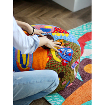 Artiste de Jonay | Viande Rainbow oreilles laine unie broderie enfant assise assise amovible et tabouret tendre