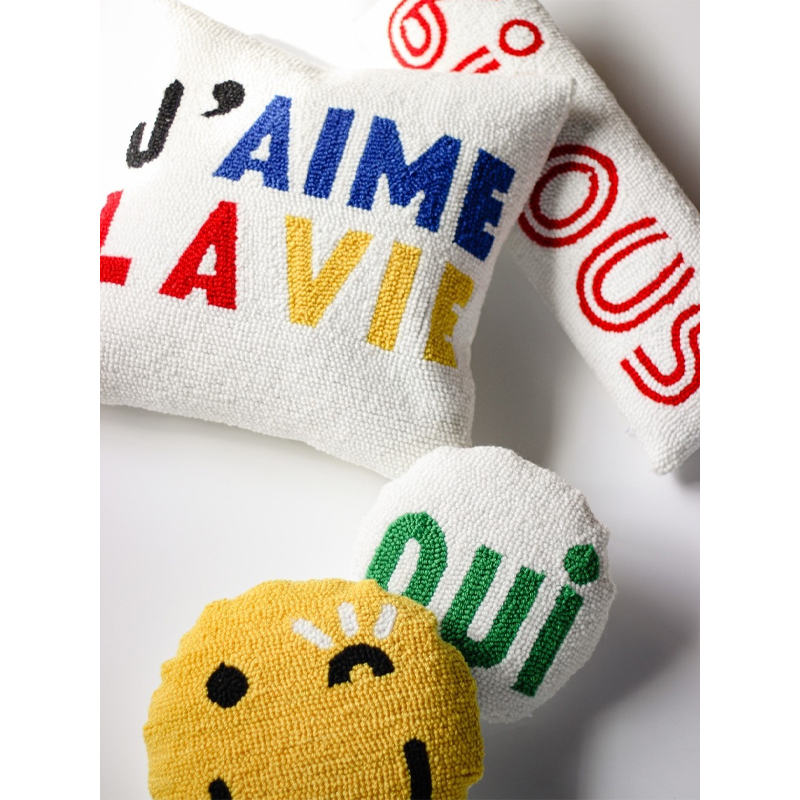 Ruonai Exports to North America a Smiley Face Wool Yarn ins Three-Dimensional Pillow with the Colorful Lettering "I Love Life" Cushion Ruonai Exports to North America a Smiley Face Wool Yarn ins Three-Dimensional Pillow with the Colorful Lettering "I Love Life" Cushion