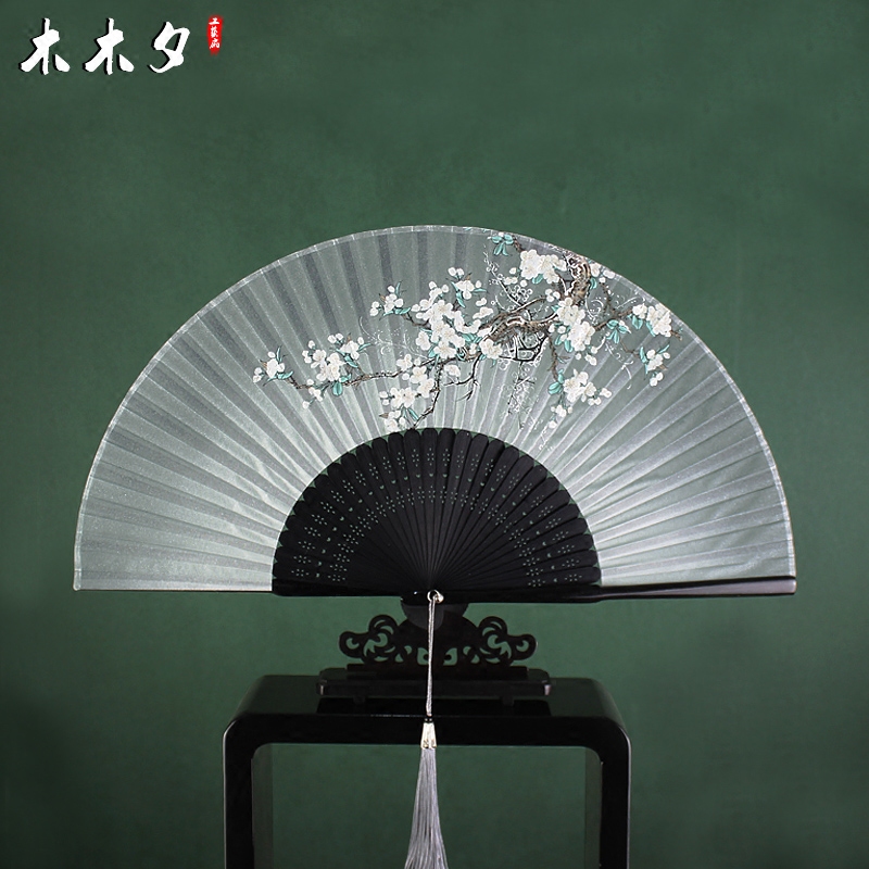 Mu Mu Xi plum blossom fan Women's folding fan Chinese fan Ancient style folding fan Craft gift fan Paint bamboo fan