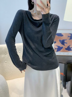 A light and luxurious style, a swung collar pleated perm sweater with a gentle temperament and a beautiful one-shoulder top as a base layer for women.