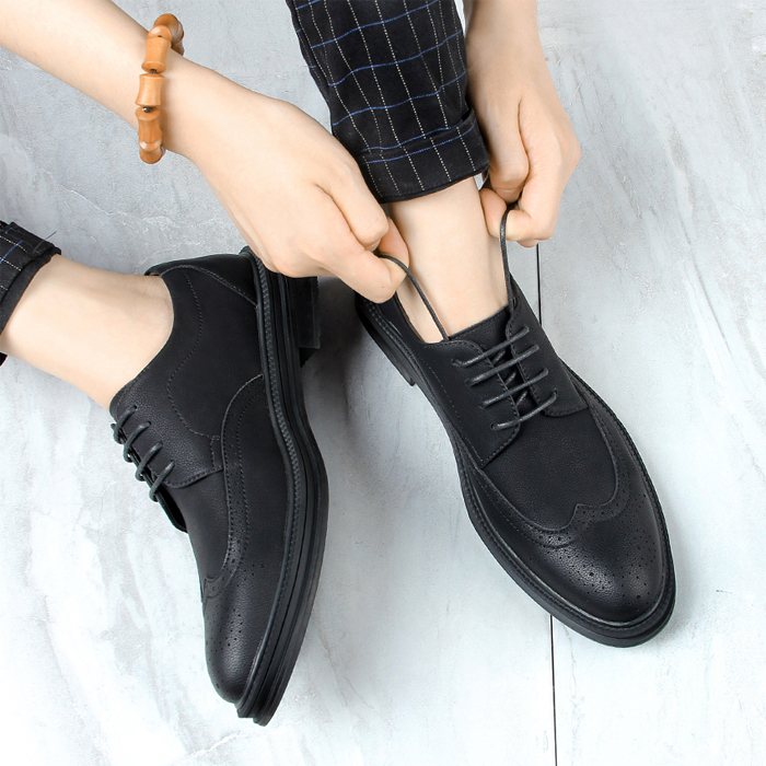 Tide Cards Small Leather Shoes Men 2021 Summer new 100 hitch Inn Brock Sculpture Flower Authentic business casual Korean version of men's shoes