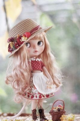 taobao agent [Holic] [Is some strawberries] Xiaobu Blythe clothes hat/LICCA/OB24/AZONE