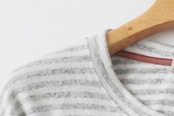 圆领横条纹针织衫 春秋新款拼接打底T恤衫女套头显瘦宽松上衣2351