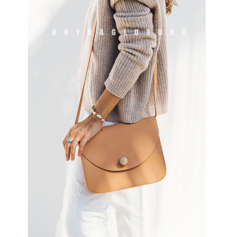 Full - frame bark skin is too great Italian niche half - hand wood bead cover postman bag shoulder slope bag