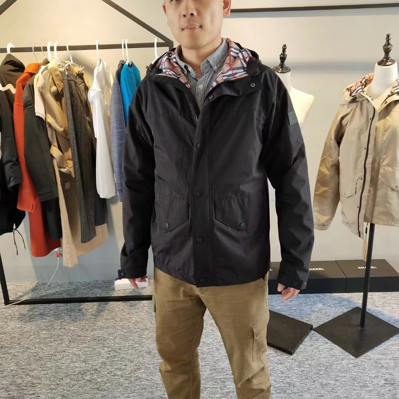 Quạt nam Chunqiu Windbreaker Cổ điển Kẻ sọc Lining Tính khí Cổ điển Không thấm nước Vải trùm đầu ngắn áo gió mỏng nam