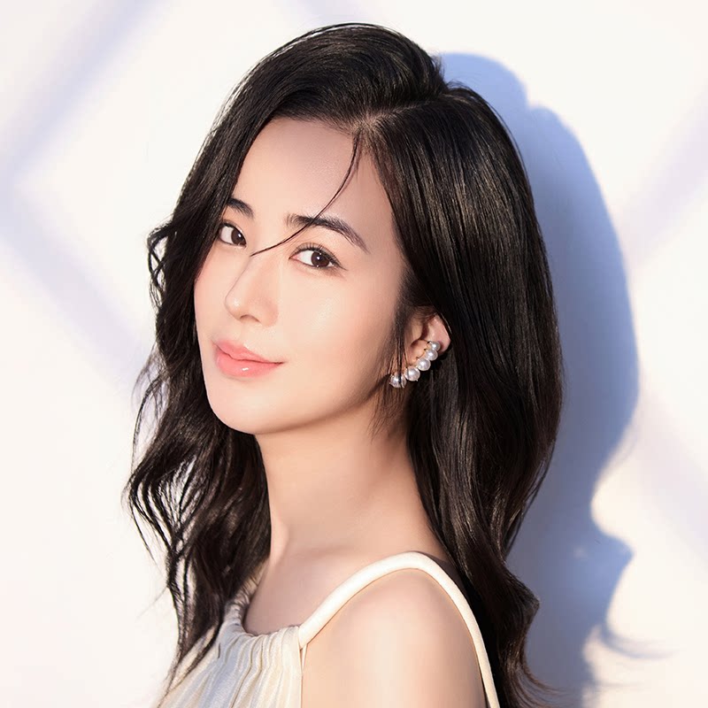 李宸希Lisa 精准护肤的LOGO