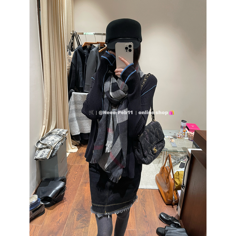Neee Feb11【Modern】Color-Blocking Stitched Knit Cardigan for Women, Autumn V-Neck Thin Sweater Jacket
