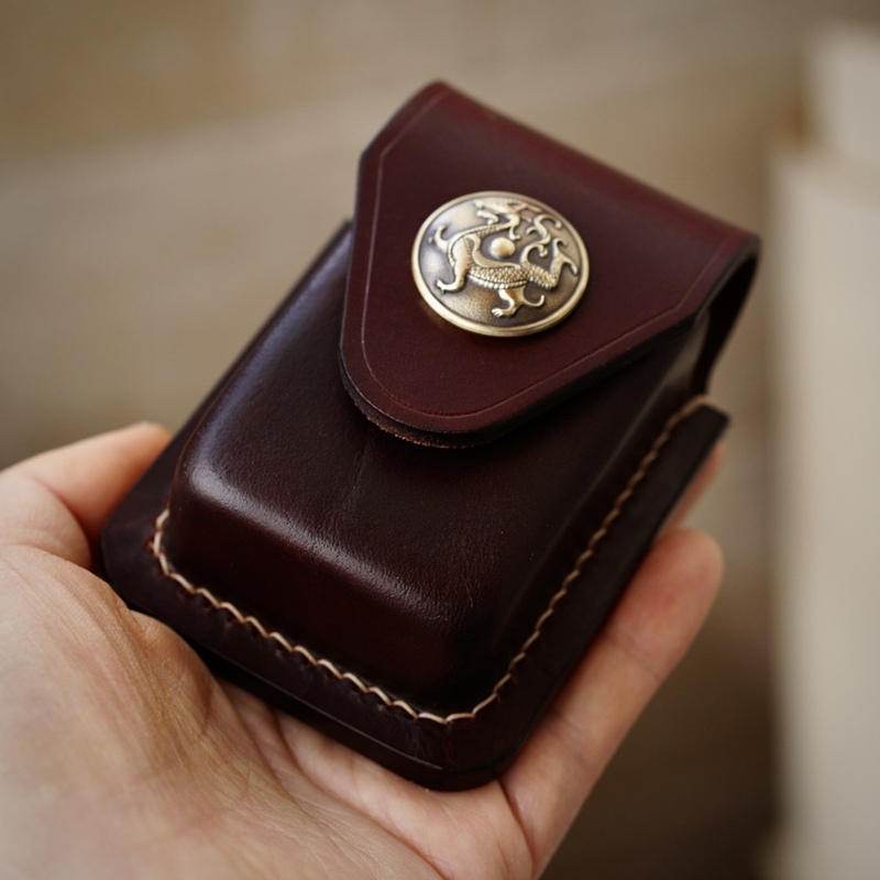 Genuine Leather Folding Reading Glasses Case, Portable, Belt-Hanging, Thickened Cowhide, Sturdy and Durable, Magnetic Buckle, Steel Clip Genuine Leather Folding Reading Glasses Case, Portable, Belt-Hanging, Thickened Cowhide, Sturdy and Durable, Magnetic Buckle, Steel Clip