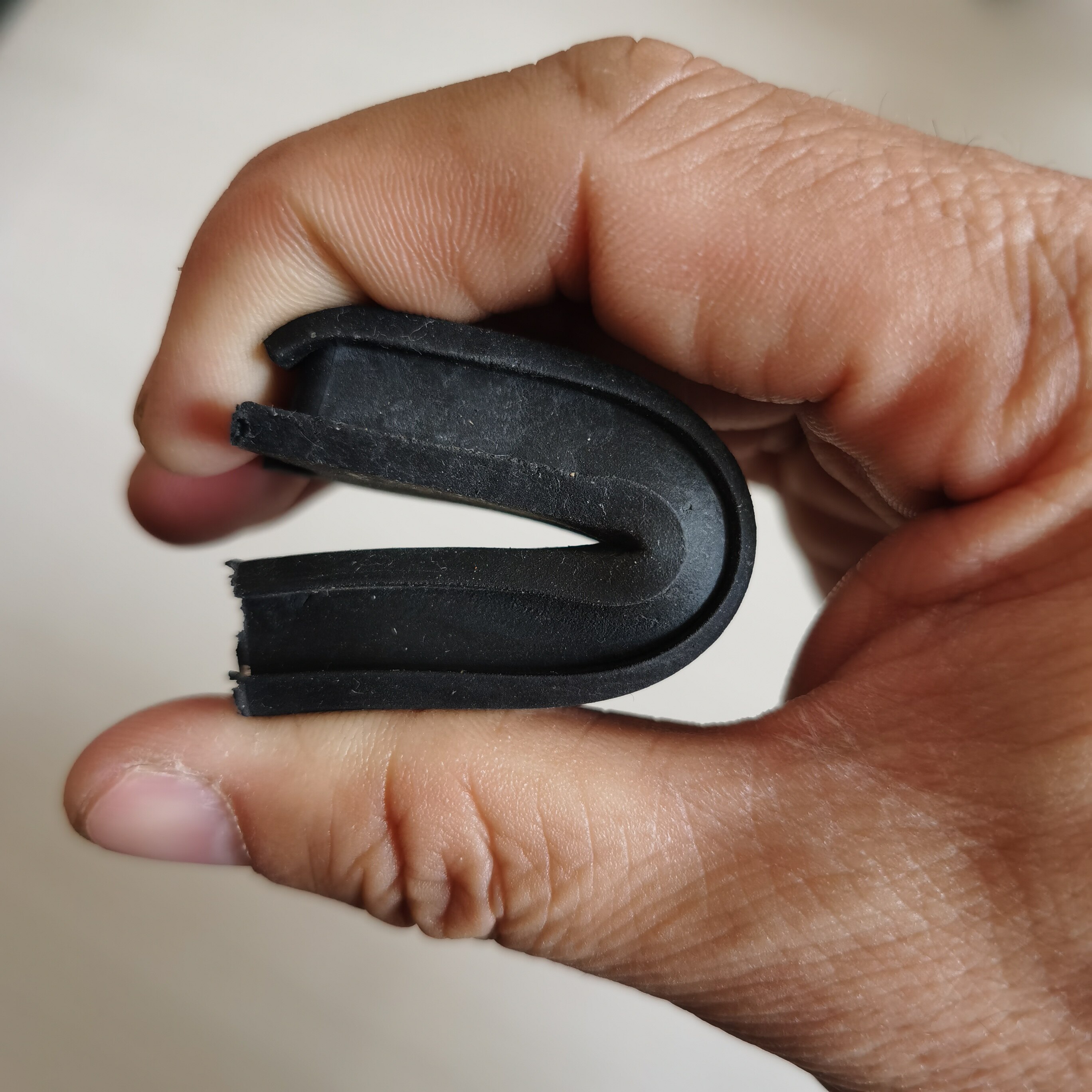 Soft-assembled PC laminated board anti-leakage slurry rubber blocker plugging strips plugging strips mold-blocking concrete leak-proof