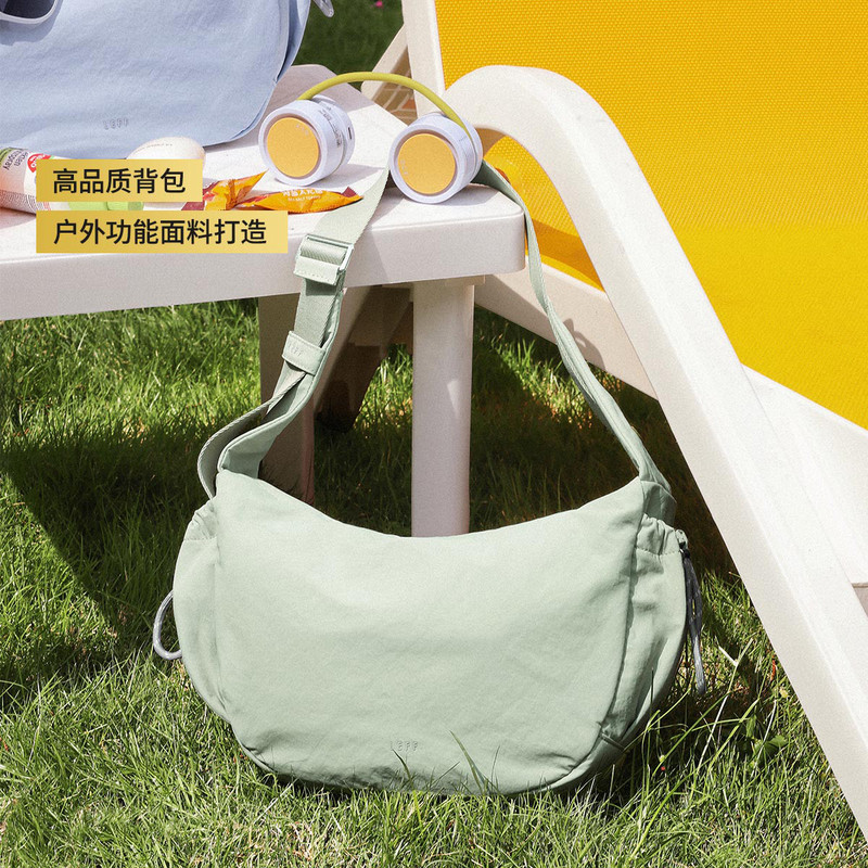 Leif Dumpling Bag Crossbody Shoulder Bag 2026 New Ultra-Lightweight Commuting Backpack Outdoor Large Capacity Bag