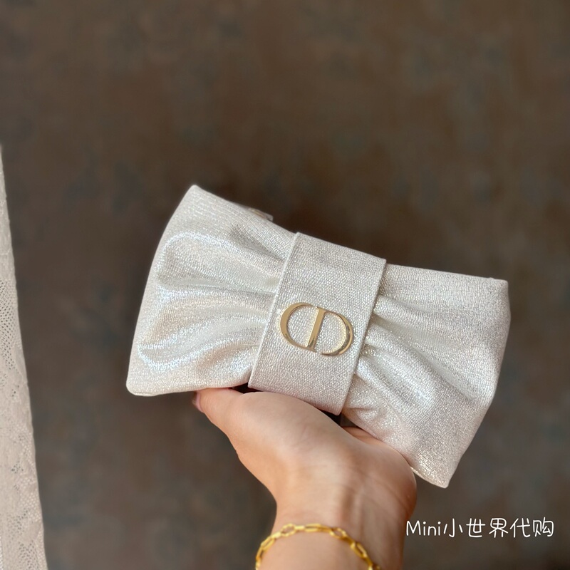 Beauty~Dior 2026 Christmas Limited Edition Bow Makeup Bag, Silver Sequin Clutch Bag Beauty~Dior 2026 Christmas Limited Edition Bow Makeup Bag, Silver Sequin Clutch Bag