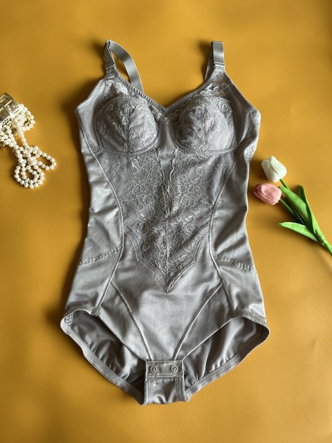 Japanese high-end summer body shaping bodysuit, tummy control, waist corset, large cup, postpartum recovery