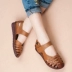 2018 mới hè Baotou giày thoáng khí đế bằng da sandal đế bệt cho mẹ trung niên giày đế mềm thoải mái sandal nữ đế thấp Sandal