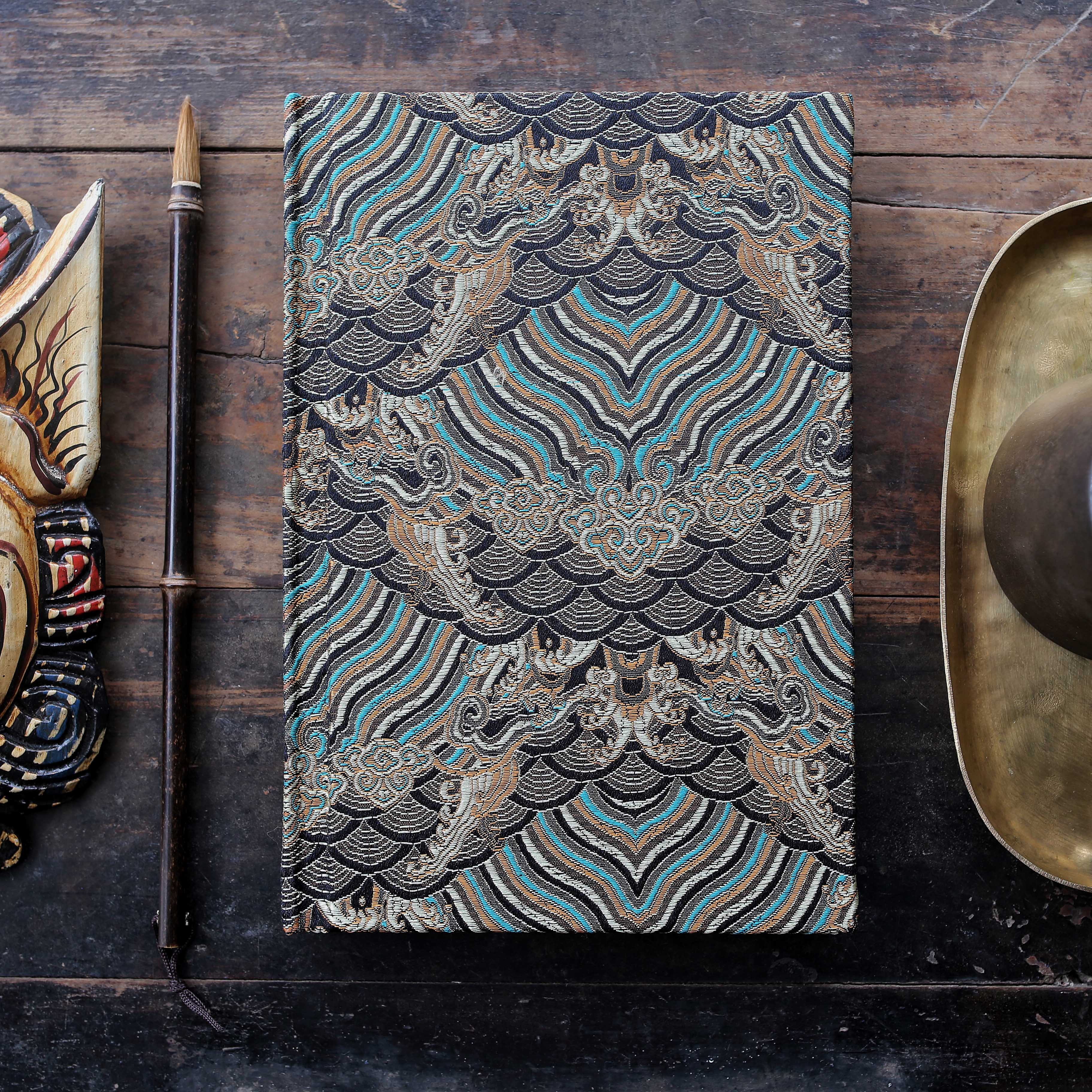 Handmade cloth face notebooks (mountain spirits) hiding in the ear and the wind and the painting of the book Benko Biebiter is preferred