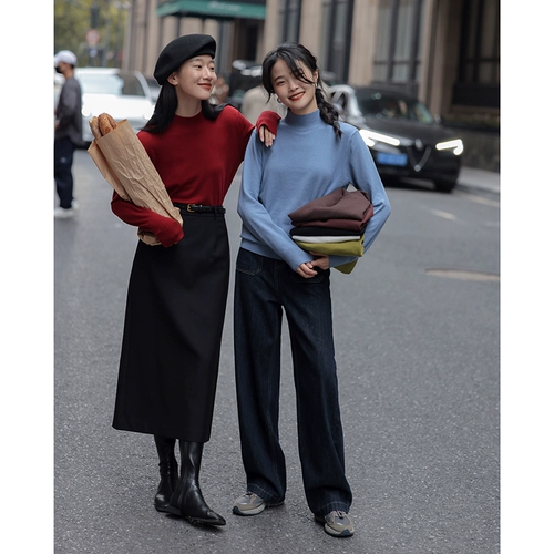 Базовый приятный телу красный демисезонный трикотажный утепленный свитер, высокий воротник