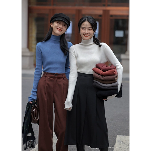 Базовый приятный телу трикотажный белый демисезонный черный синий зимний свитер, высокий воротник, облегающий крой