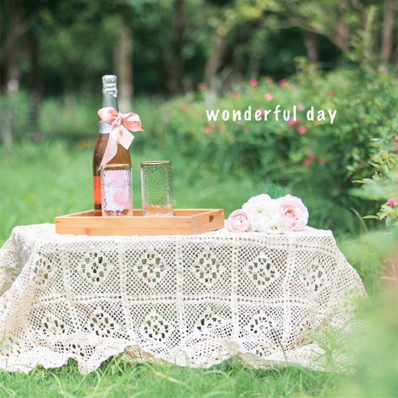 Retro pastoral hollowed out hand-crocheted lace picnic tablecloth dining table small round square table tea table plaid tablecloth for photography