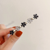 Atmospheric simple black and white flower hairpin clamps fashion hair decoration female clip clamps clamps cloak clothing card temperament