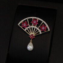 Exquisite plum blossom hollow Pearl fan brooch fashion Joker high-end temperament pin sweater coat cardigan cheongsam