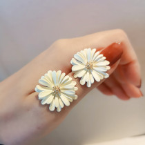 New daisy flower big earrings fashion Korean temperament earrings exaggerated tide 925 sterling silver earrings
