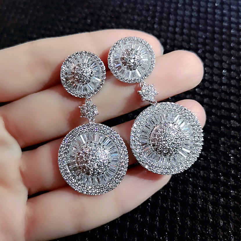 Korean version of exaggerated earrings trend big-name super flash zircon diamond long version of high-end bridal party earrings large ear pin earrings