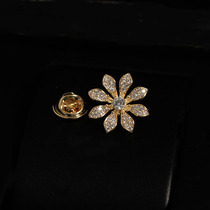 Sweet micro-inlaid zircon Golden Daisy cardigan collar pin sweet brooch female neckline buckle