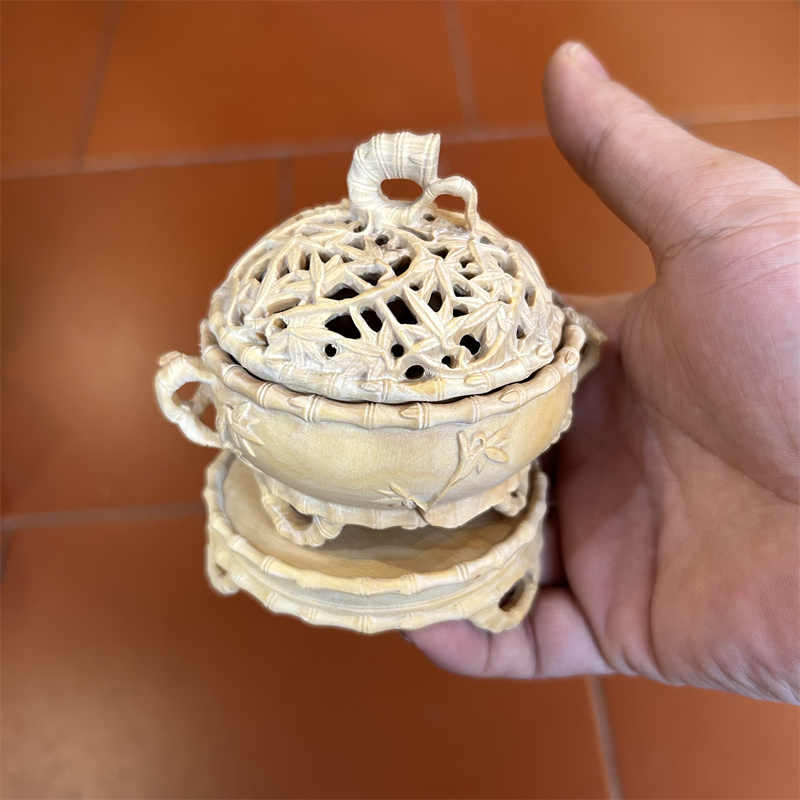 古美術 置物 香道具 香炉 竹紋 本物拓植 黄楊木 極希少 手彫り 透かし彫り 古美術 置物 香道具 香炉 竹紋 本物拓植 黄楊木 極希少 手彫り 透かし