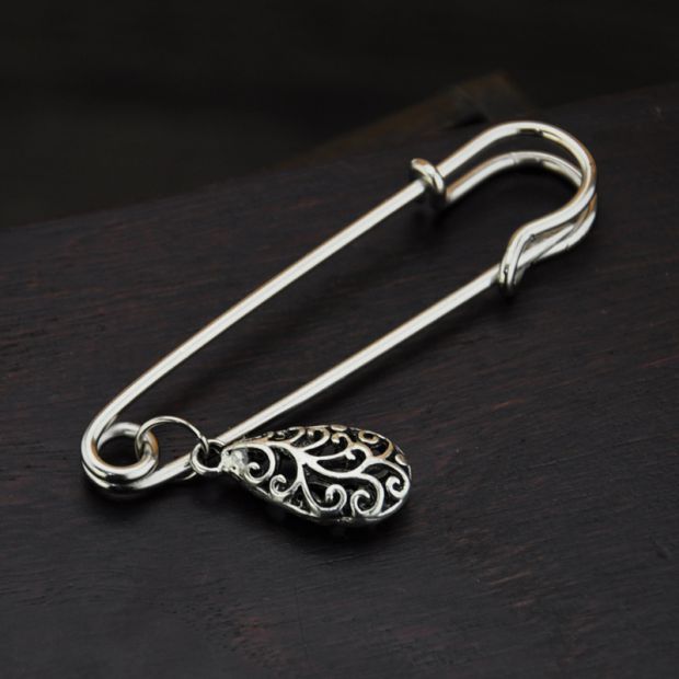 Hoa văn cổ điển giống cây bạc rỗng rỗng trâm cài áo len Phong cách văn học phiên bản Hàn Quốc của trang sức thủ công cổ điển gốc huy hiệu cài áo