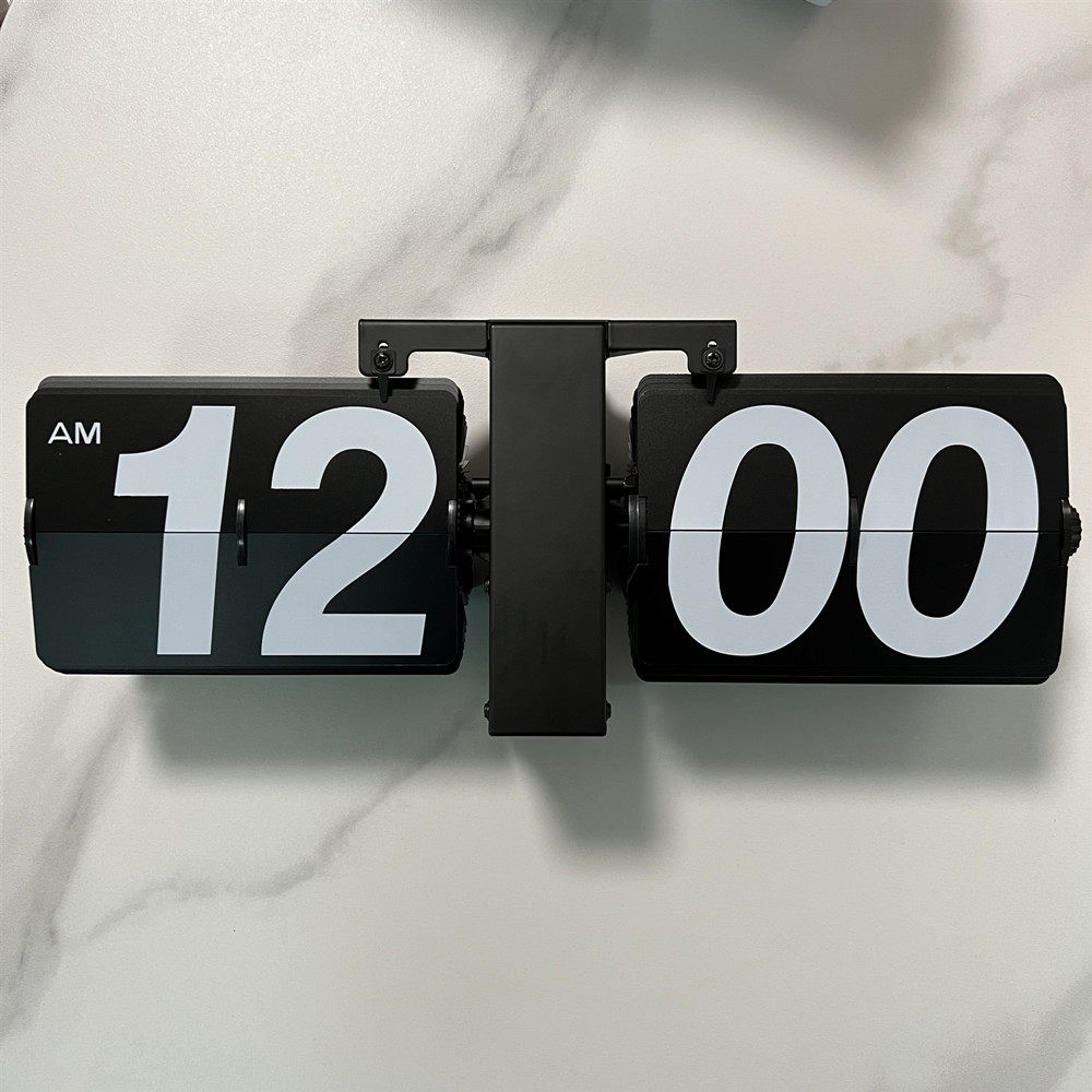 Creative home European-style retro automatic page-turning clocks and watches single hanging pendulum clock minimalist fashion hanging bell large living room seat clock