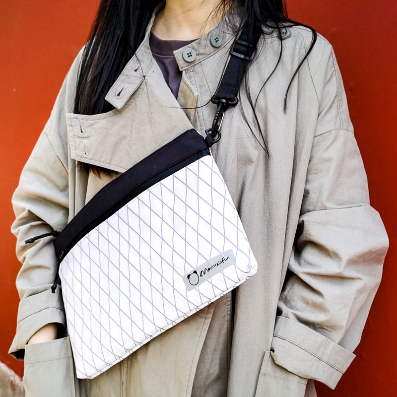 Fun mountain outdoor Messenger bag Urban casual digital bag ultra-light water-repellent fabric pac close-fitting street bag