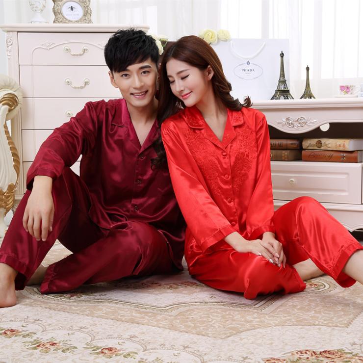 Wedding supplies bride and groom top bottoming pajamas imitation ice silk plus bottom coat dragon and phoenix hanging skirt coat cushion