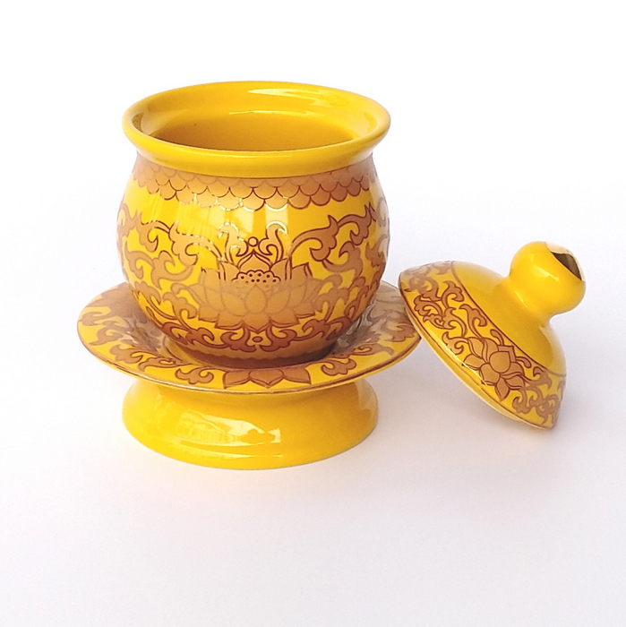 Water supply cup for Buddha cup medium ceramic tribute cup yellow offering cup without word lotus real gold pattern Yilian Buddha Pavilion