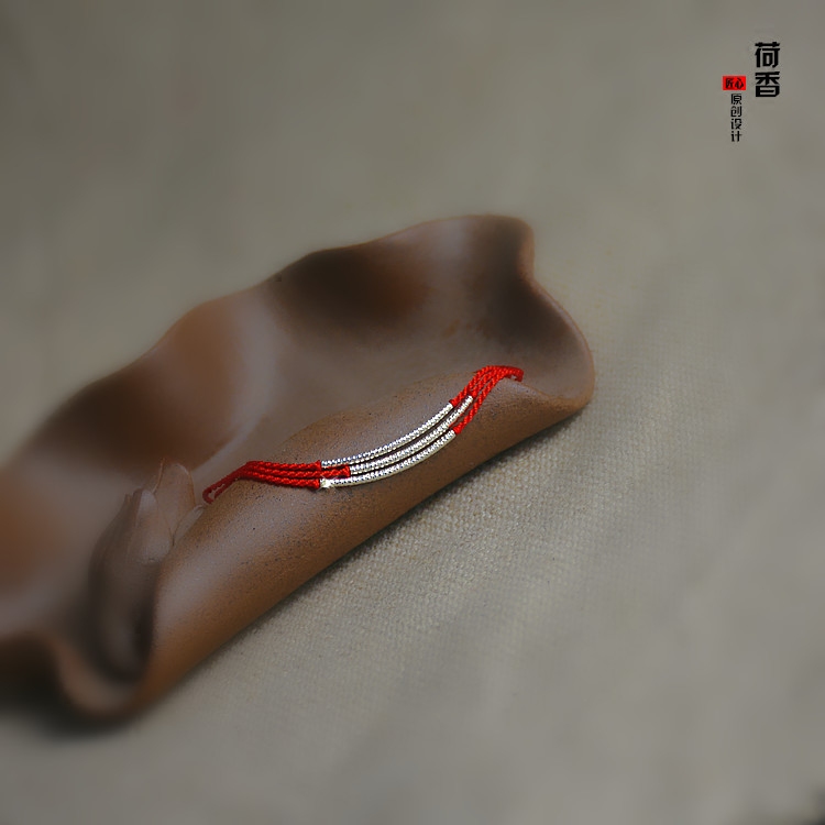 Ingenious handmade red rope bracelet Very fine temperament type super flash sterling silver tube Sven girl hand rope three circles to Tai Sui