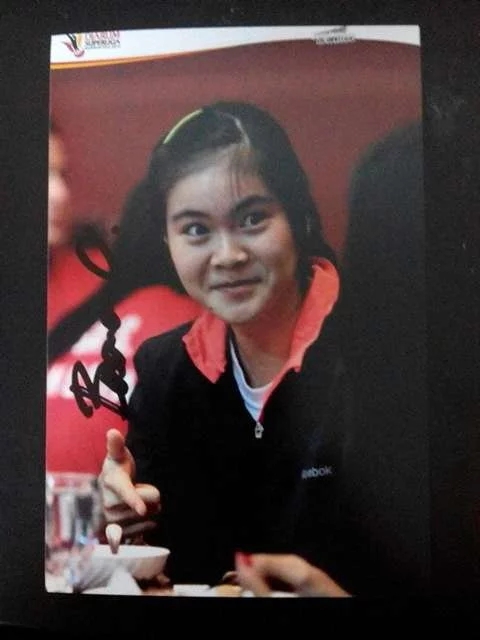 Bussanland-en Bruponin Thai badminton women's singles autograph photo (face sign) Non-entertainment reporter