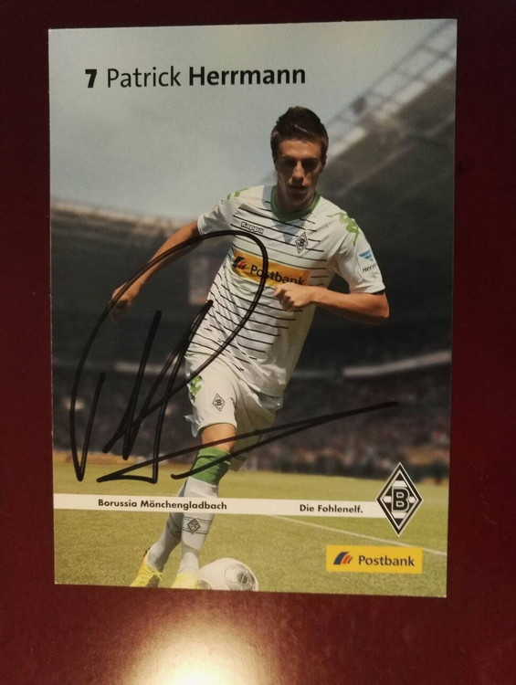 The official pro-pen signing card of Helmand's Münchengladbach