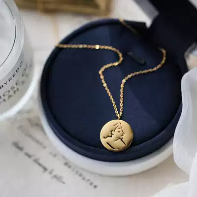 2021 New Golden cold wind abstract portrait gold coin necklace female summer choker niche light luxury Net gift