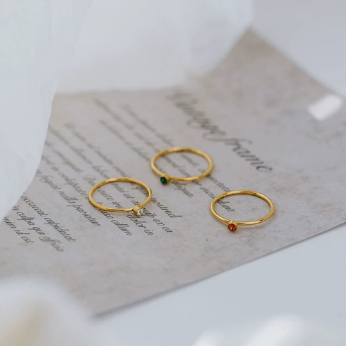 Изысканный и нежный зеленый хрустальный кристал.