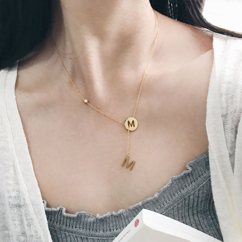 ins lukewarm wind minimalist M flow su small crowdsourced light lavish necklace with female lock bone chain sweater chain not to drop off color accessories mesh red