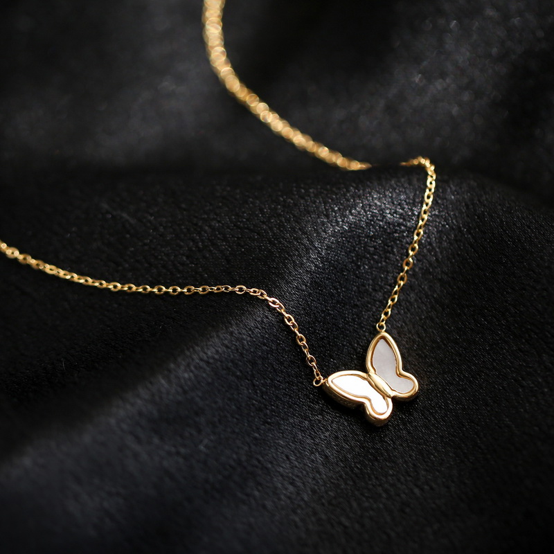 ins wind retro temperament white shells butterfly necklace collarbone chain women light and luxurious crowd not falling out of color internet red Valentine's Day