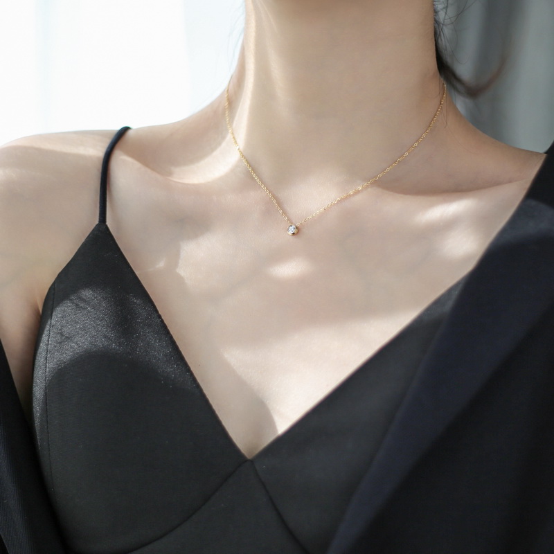 Not dropping color single drill gold small crowdsourced light extravagant necklace female summer neck necklace minimalist with lukewarm wind lock bone chain female pendant accessories