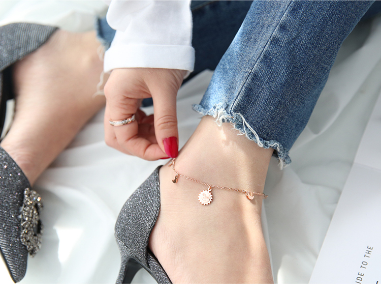 Hàn Quốc mạ vàng hồng 18K bằng thép titan mặt trời thần mặt trăng vòng chân đơn giản thời trang màu đỏ hoang dã không phai trang sức vòng đeo chân nữ