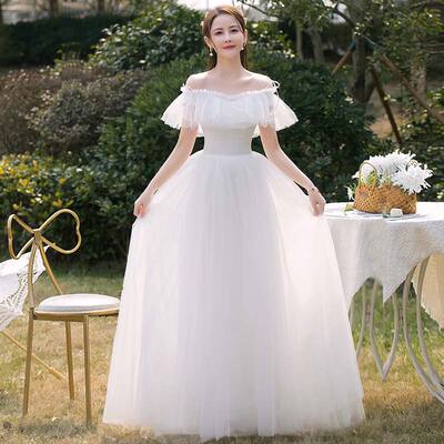 The 2026 new one-shoulder wedding dress, the main yarn, is a light wedding dress that can be worn in daily life. It is suitable for short people to travel and take photos