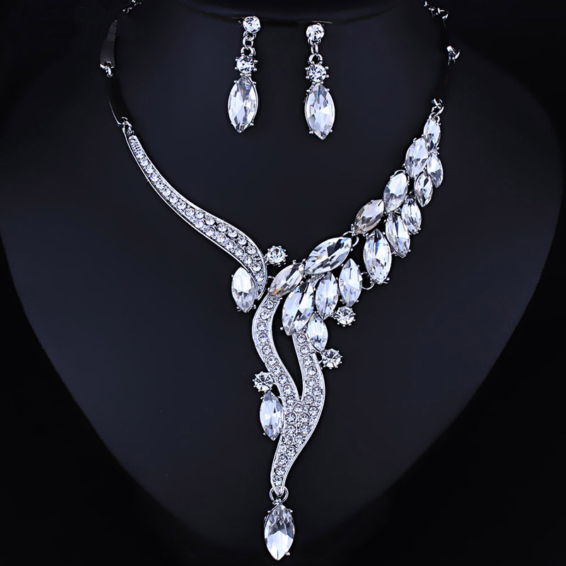 Korean bride exaggerated accessories red crystal gem rhinestone necklace ear clip two-piece suit banquet stage accessories