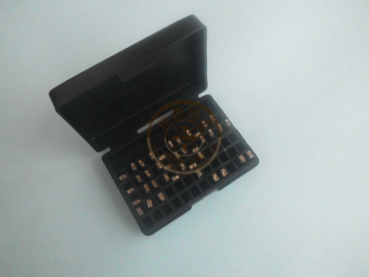 Font Box Dodge DY - 8 Manual Coding Machine with Coding Machine Accessories