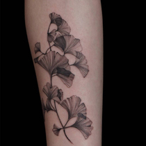 Full 15 yuan Ginkgo biloba black and white Japanese tattoo sticker waterproof female lasting simulation Korean literature
