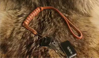 Special all handmade yellow cowhide key ring leather keychain retro key ring tool rope