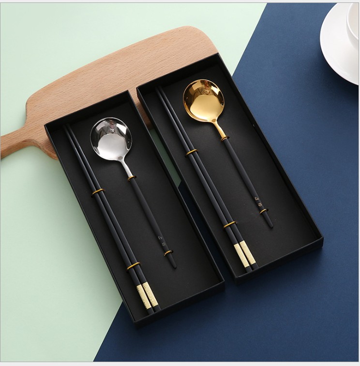 Chinese public chopsticks public spoon portable alloy tableware set solid color chicken wing wood public chopsticks spoon gift box